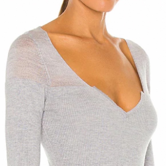 Weekend Stories Sweaters - WEEKEND STORIES INTERMIX ROXY SWEATER IN LIGHT GREY SOFT JERSEY SIZE MEDIUM